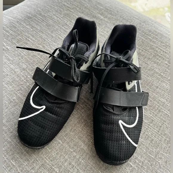 NIKE ROMELOS 4 WeighLifting ATHLETIC SHOES - Picture 3 of 11
